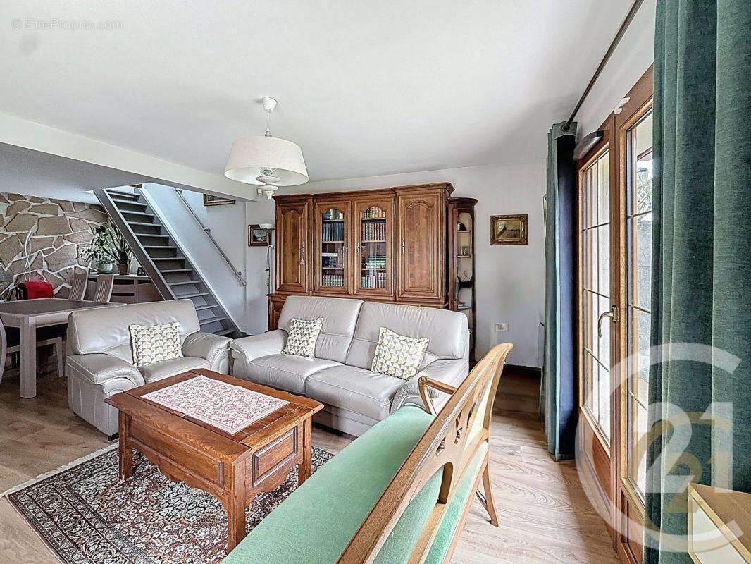 Maison à VILLENEUVE-LE-ROI