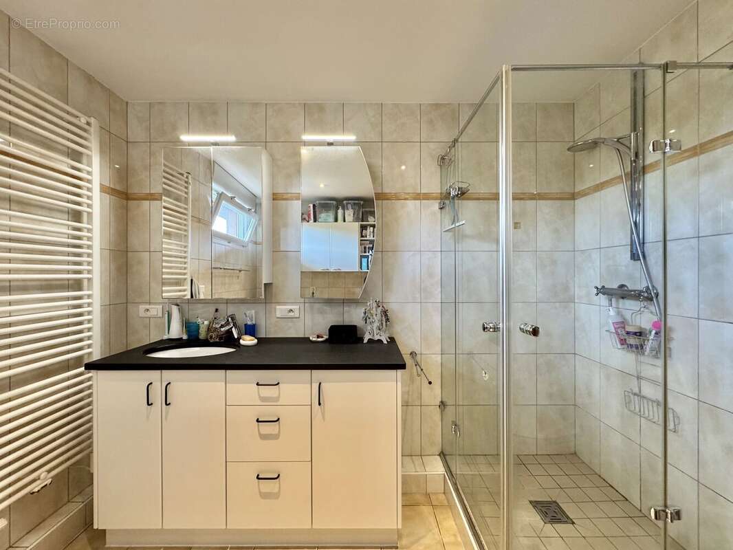 Appartement à STEINBRUNN-LE-HAUT
