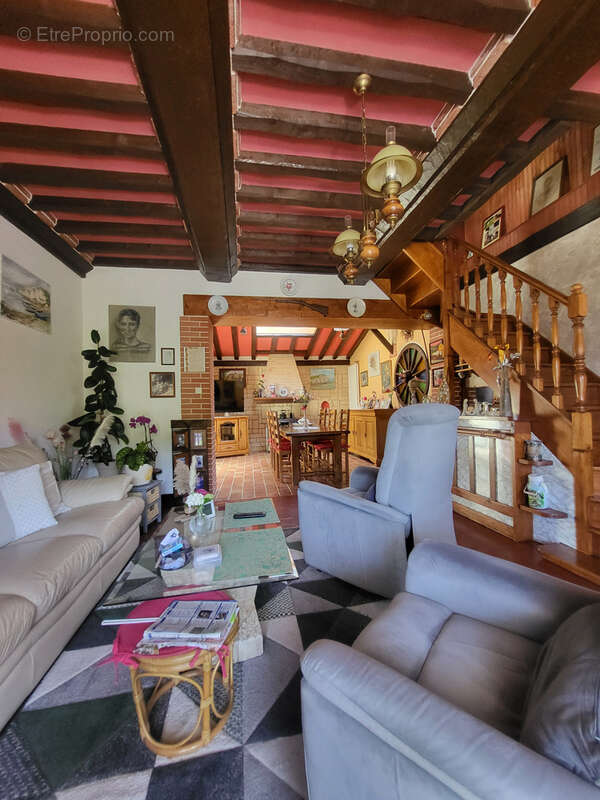 Propriété avec garage,  jardin et piscine à vendre à Yport 76111 - photo 7
