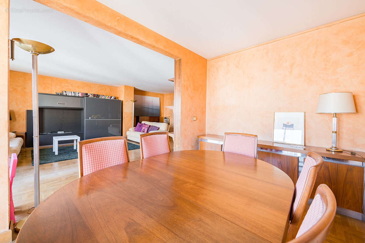 Appartement à PARIS-19E