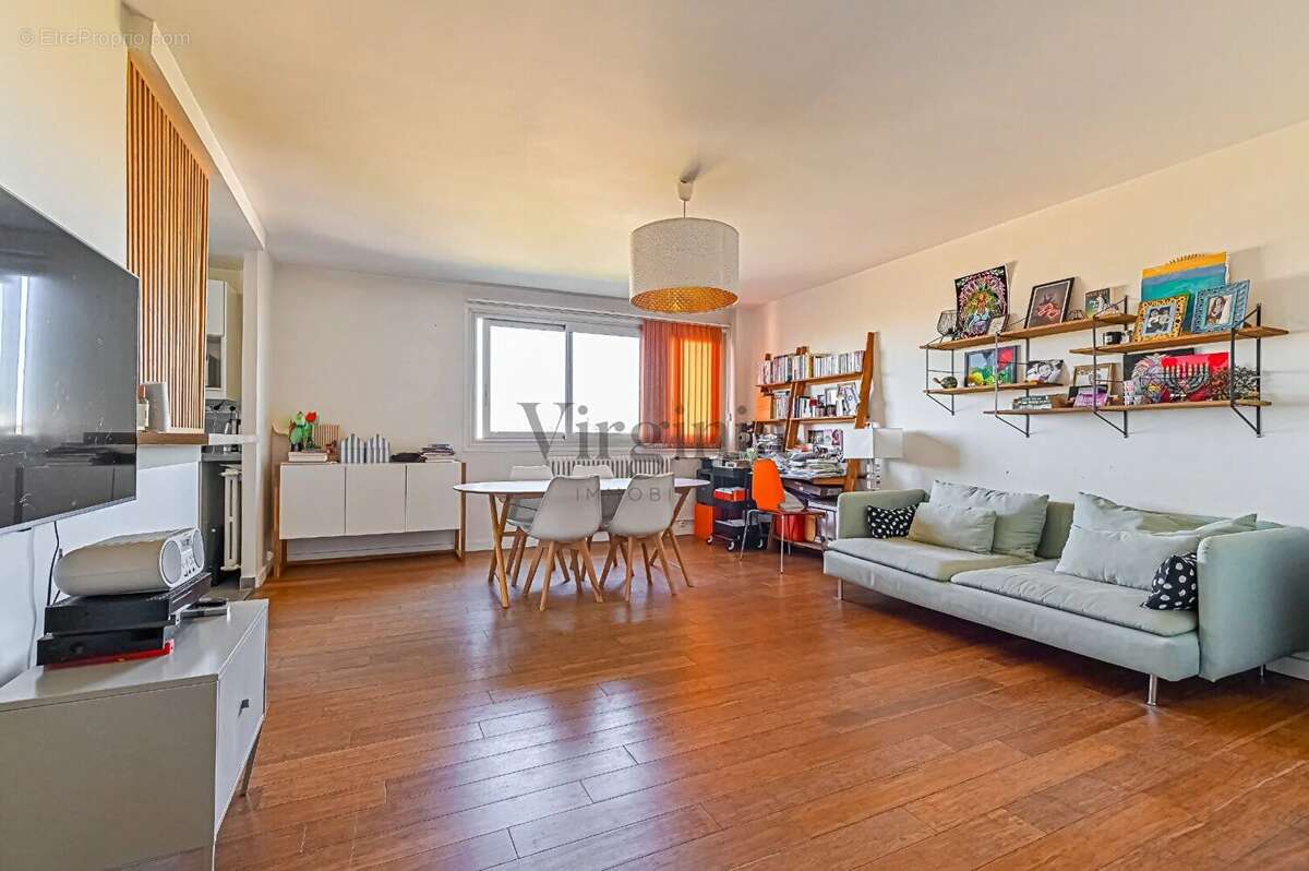 Appartement à CHARENTON-LE-PONT