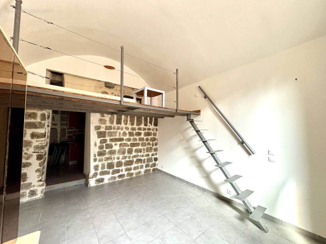 Appartement à PEILLE