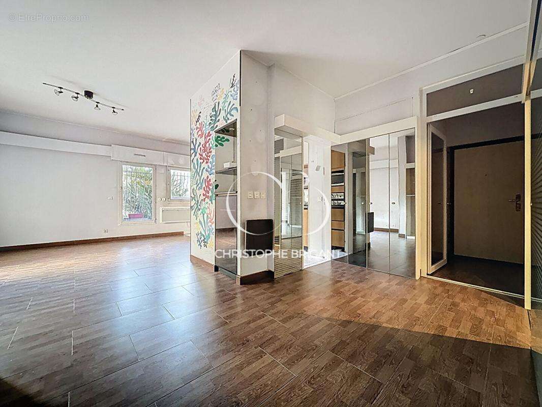 Appartement à LE KREMLIN-BICETRE