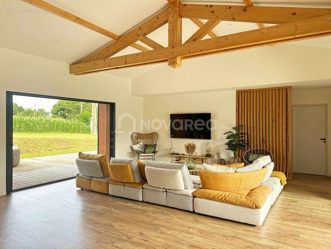 Maison à SAUBRIGUES