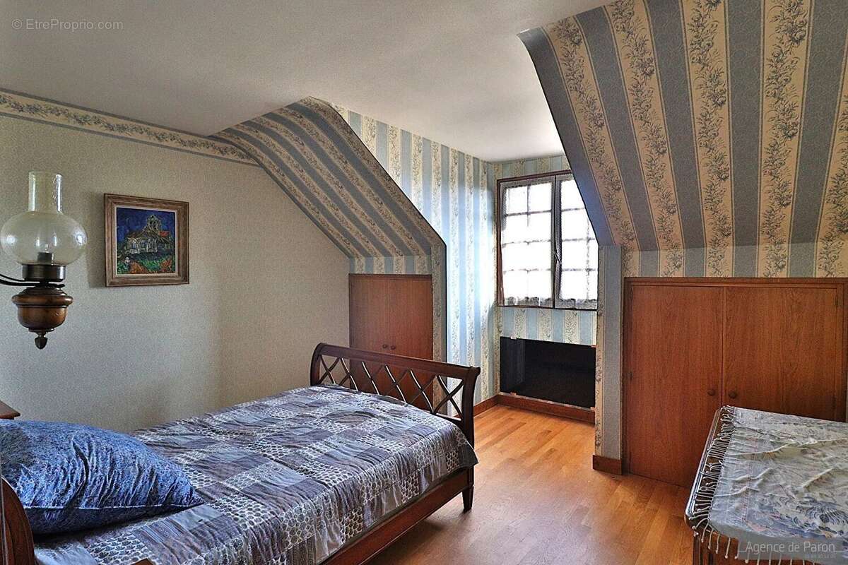 Maison à VERRIERES-LE-BUISSON