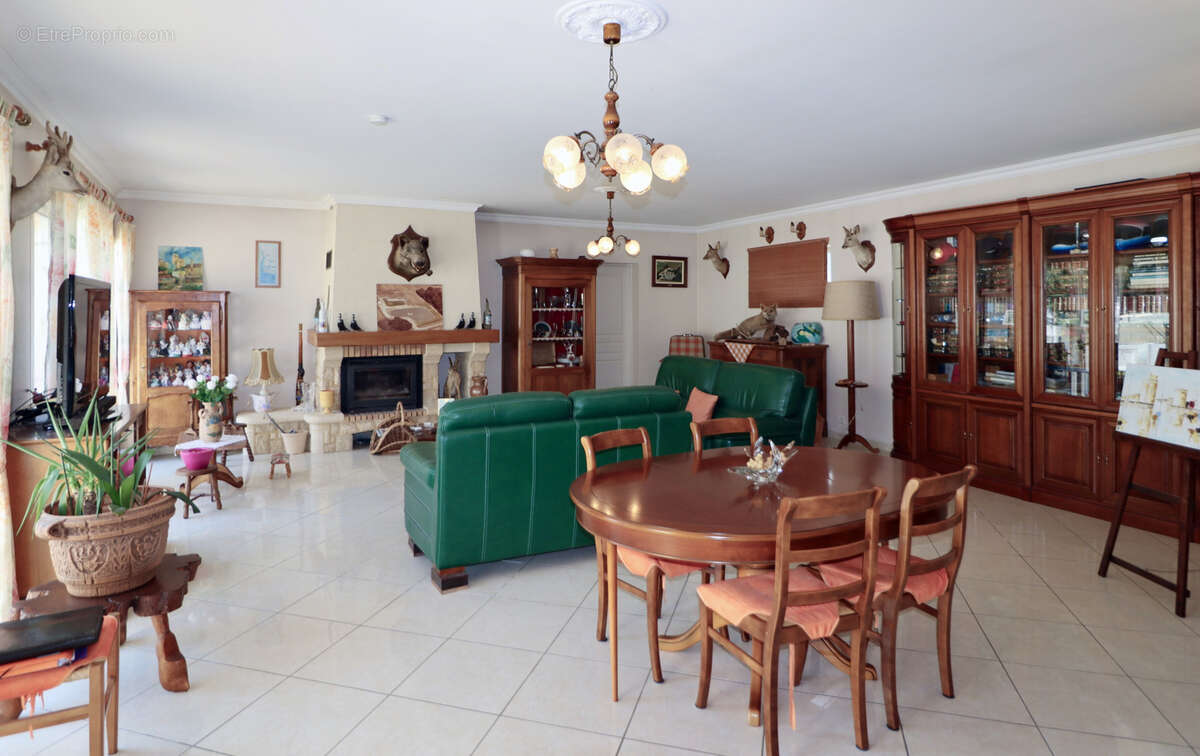 Maison à MESCHERS-SUR-GIRONDE