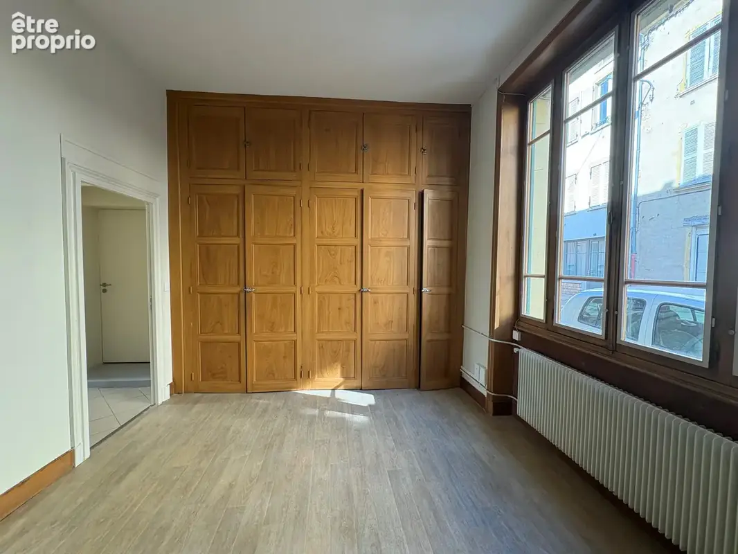 Charlieu - appartement de type 2 en rez-de-jardin avec terrasse et extérieur privatif - photo 11