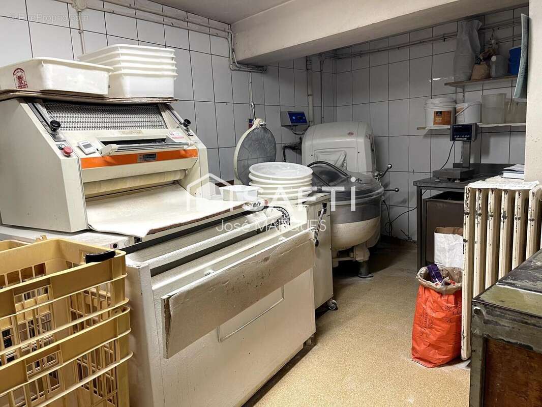 Photo 4 - Commerce à SANDILLON