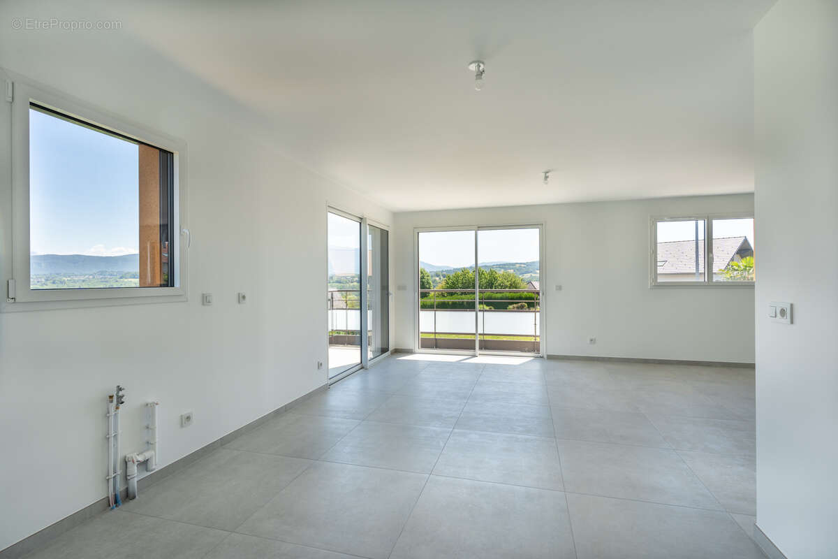 Appartement à POISY