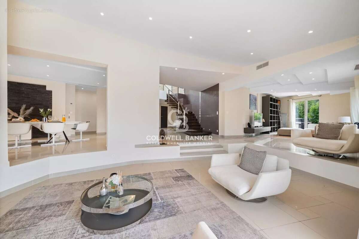 Maison à MOUGINS