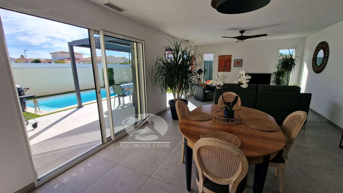 Maison à NISSAN-LEZ-ENSERUNE