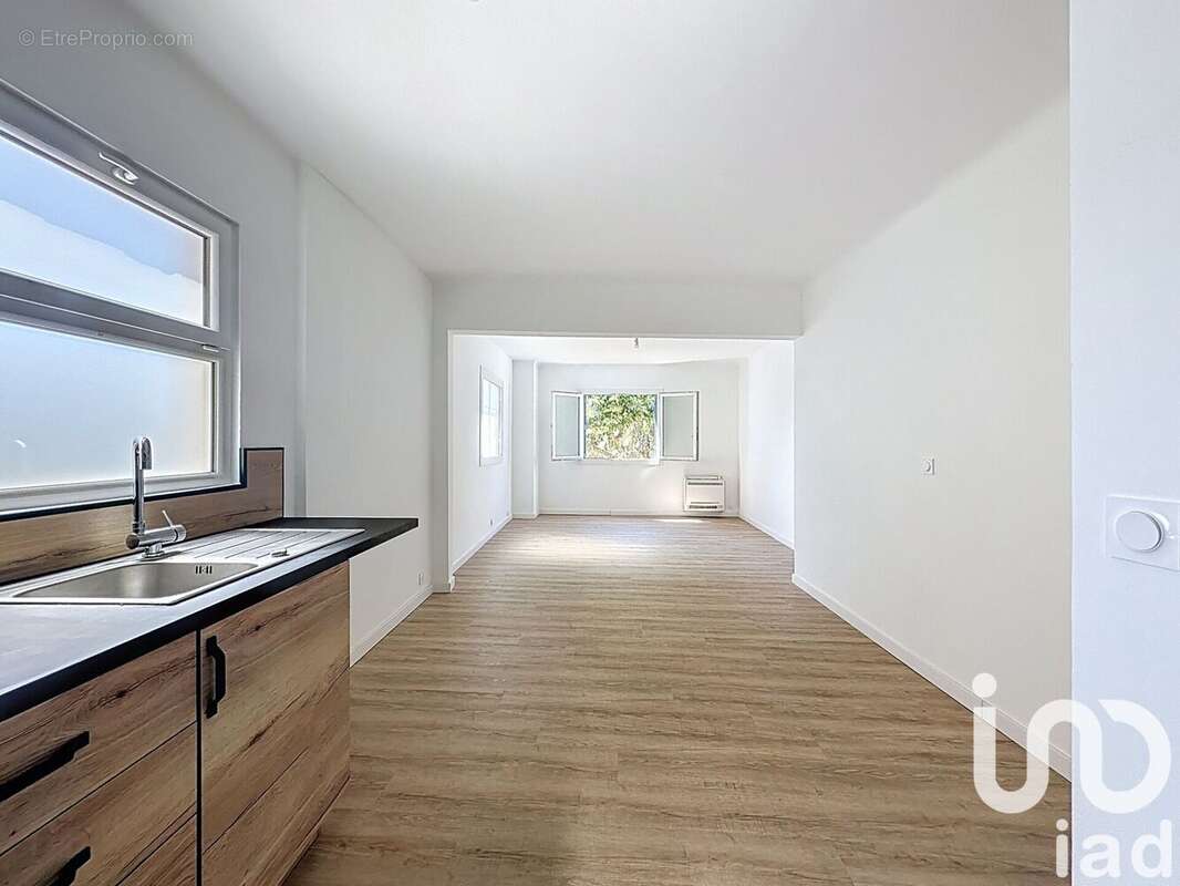 Photo 2 - Appartement à LE LUC