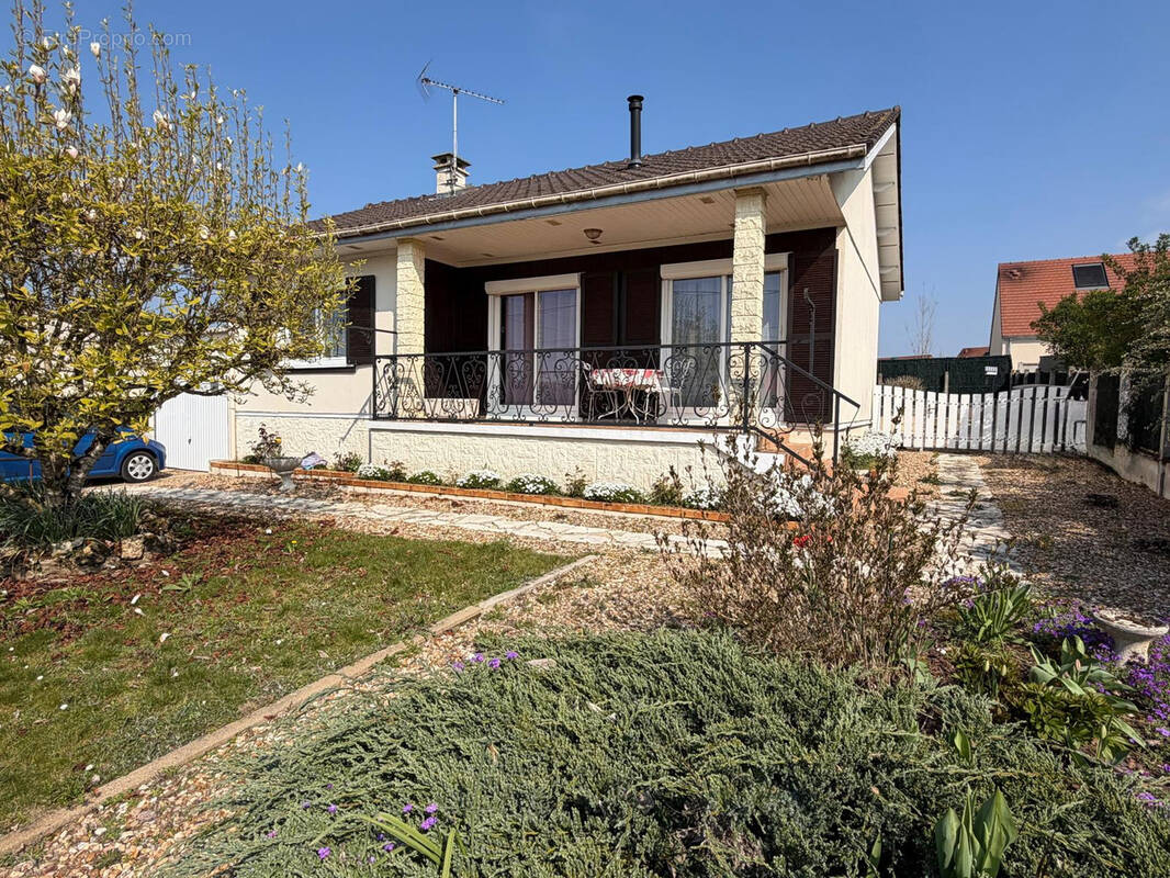 Maison à FERRIERES-EN-GATINAIS