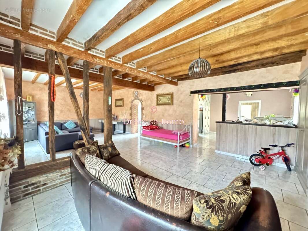 Maison à CORBEILLES