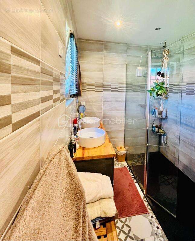 Maison à SAINTE-EULALIE-EN-BORN