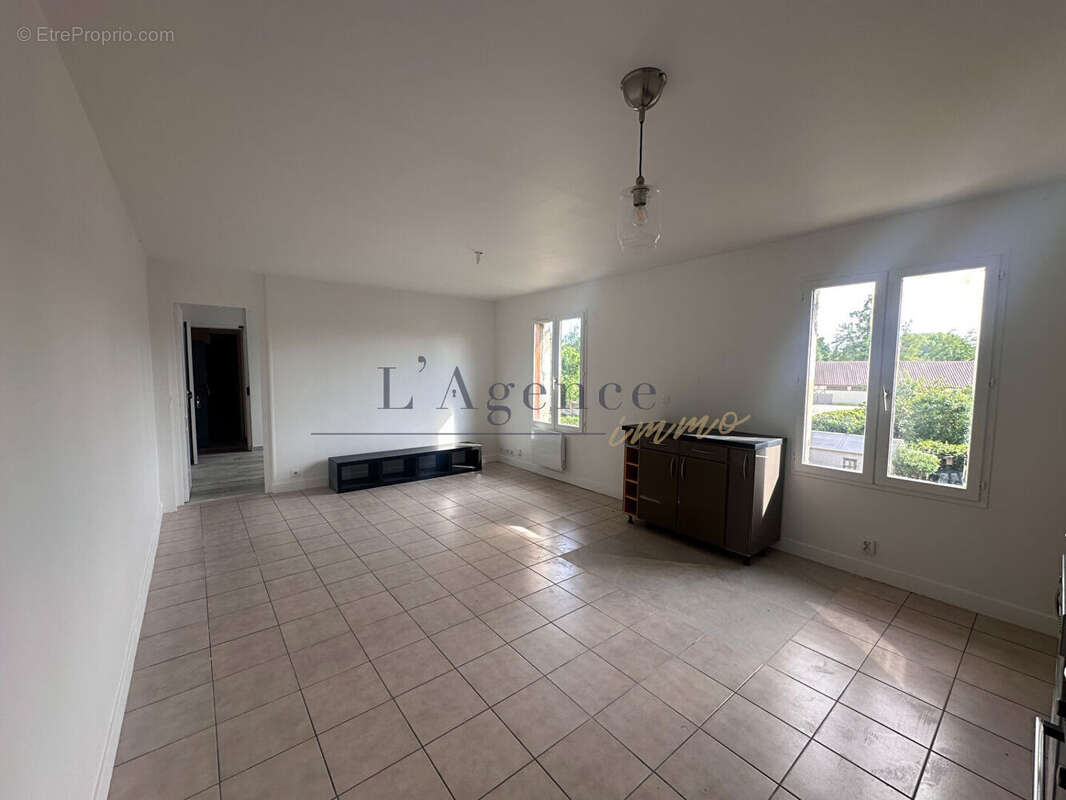 Appartement à LAMORLAYE