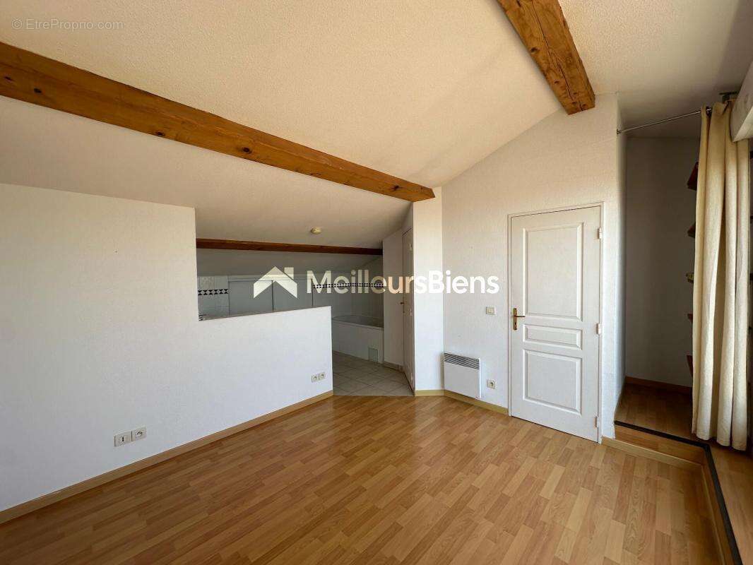 Appartement à SAINT-CYR-SUR-MER