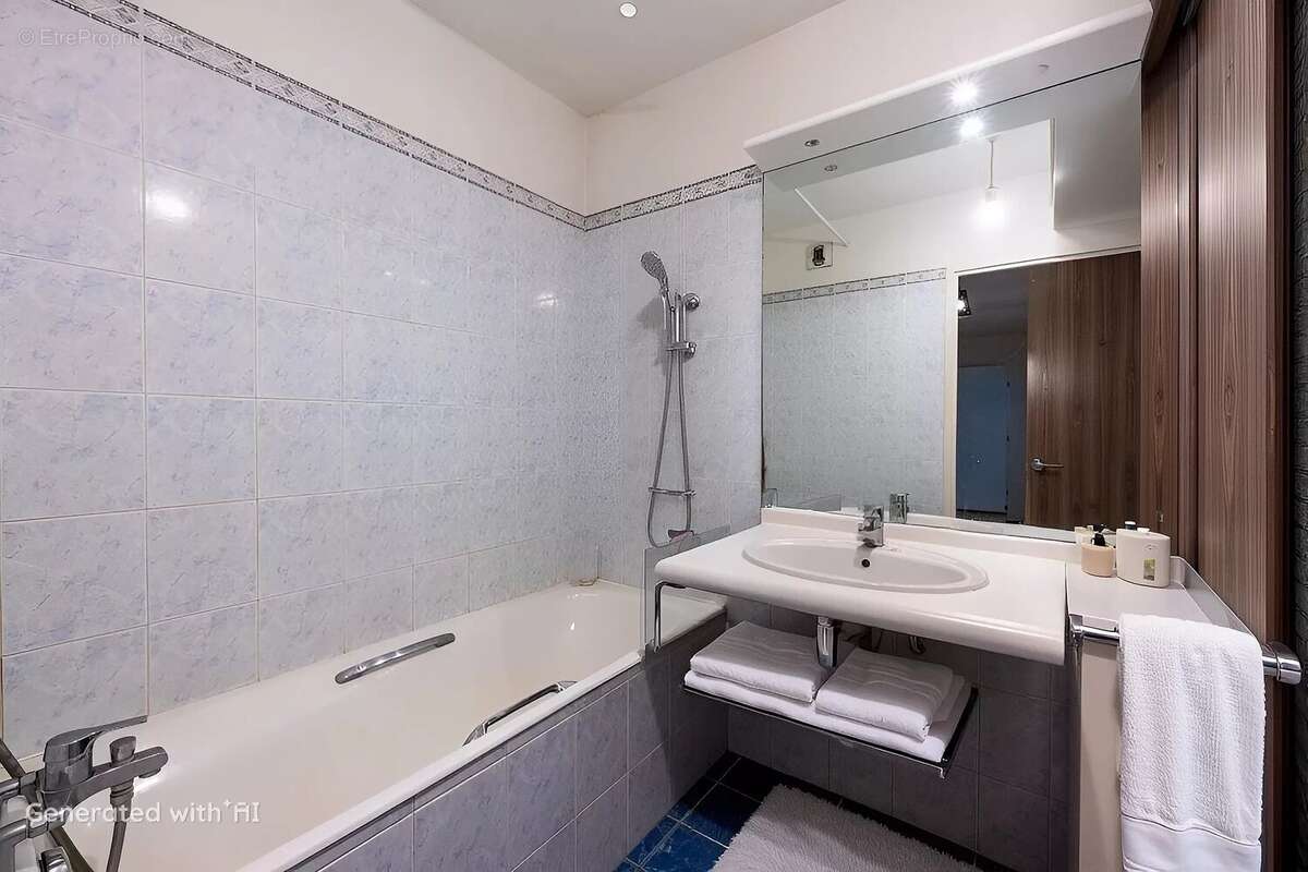 Appartement à COURBEVOIE