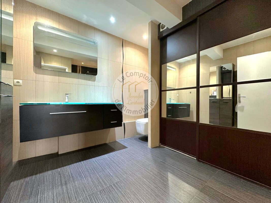 Appartement à MARSEILLE-8E