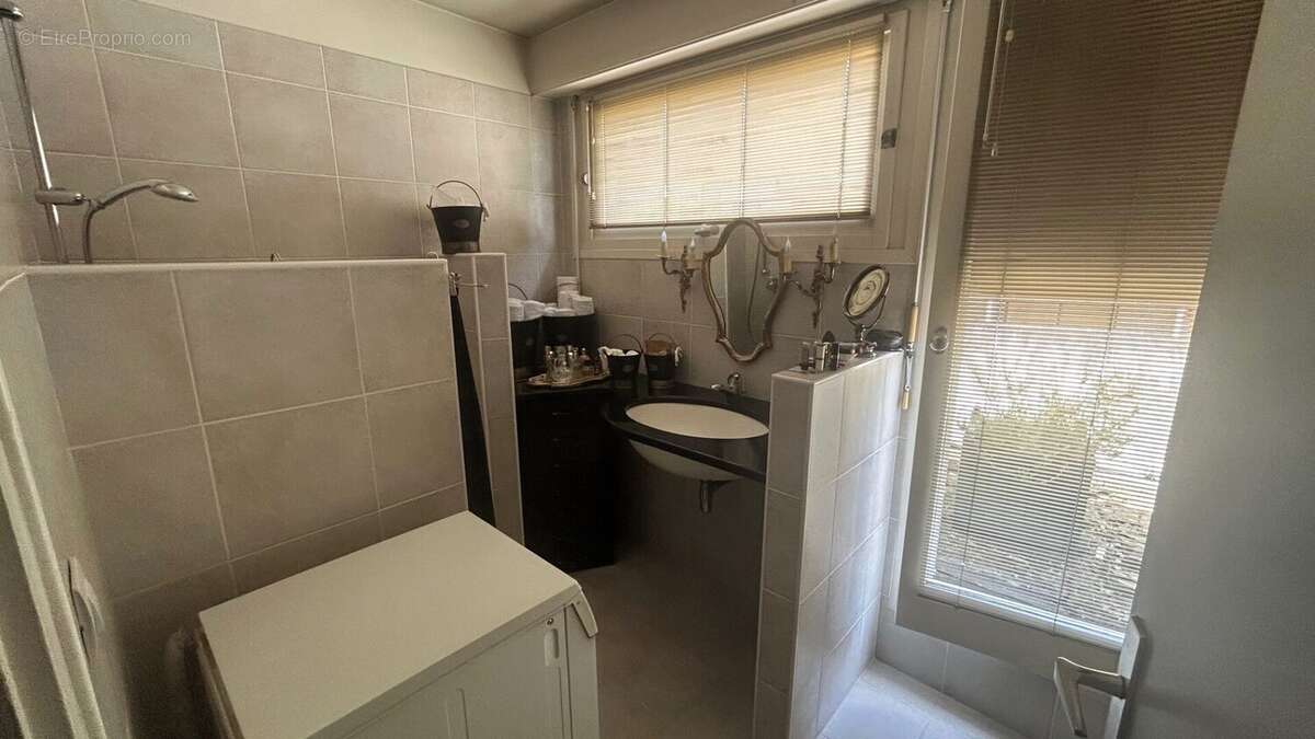 Appartement à vendre Annemasse T4 Attique Salle de bains - Appartement à ANNEMASSE