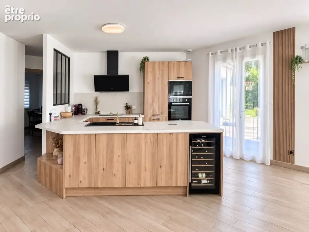 Maison récente de 146 m² avec piscine sur terrain arboré de 1 646 m² - photo 4
