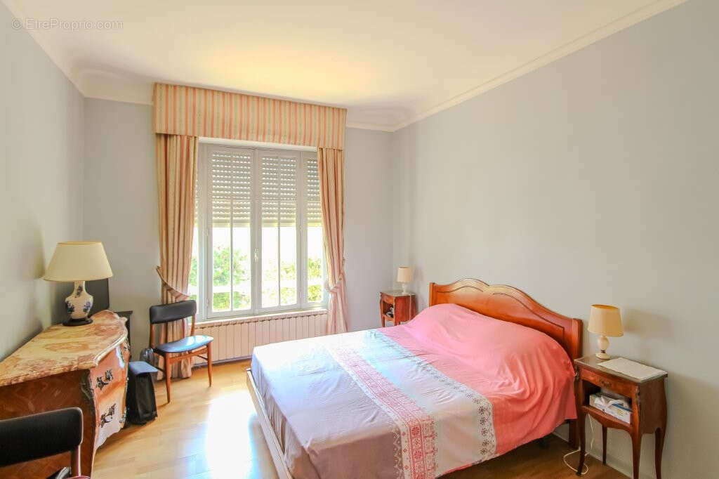 Biarritz - proche du centre ville-  bel appartement t4 de style art deco avec garage et cave - photo 8