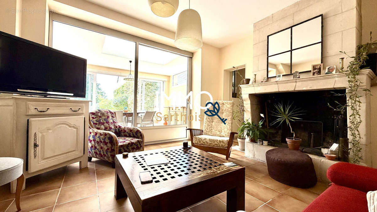Maison 232 m² à Mayet  - photo 2