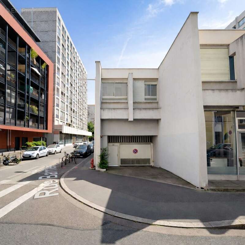 Parking à LYON-6E