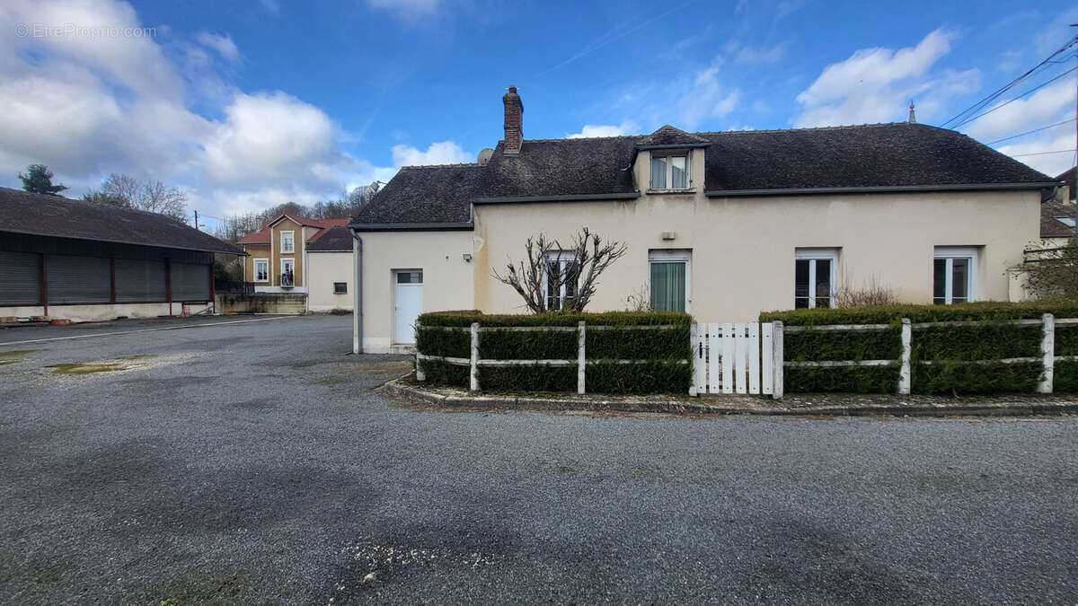 Commerce à DONNEMARIE-DONTILLY