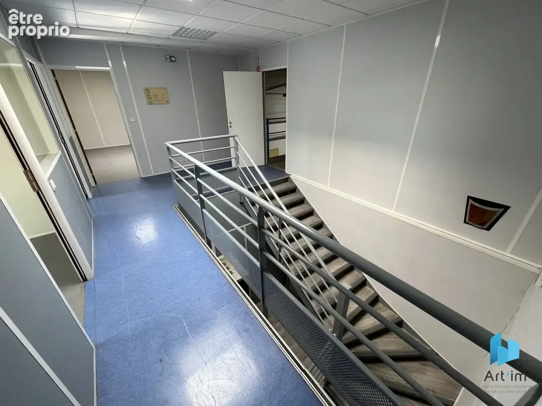 750 m2 de bâtiment à vendre secteur Université - photo 13