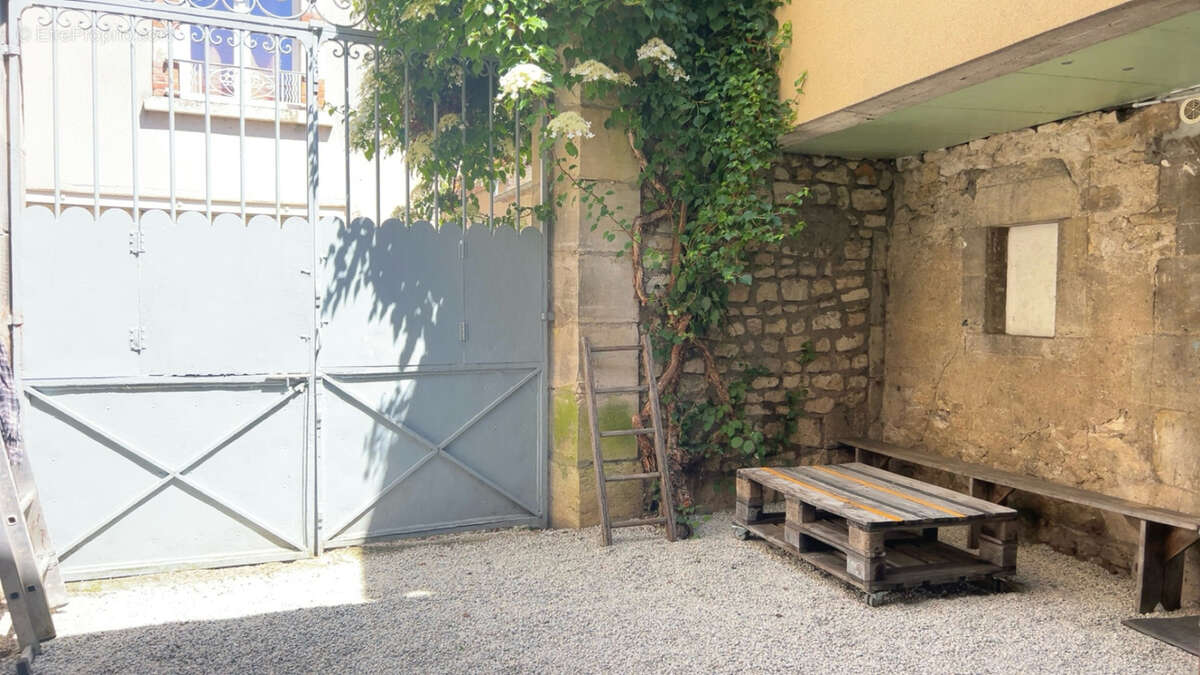 Maison à LA CHARITE-SUR-LOIRE