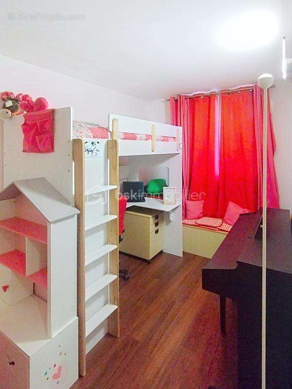 Appartement à VILLENEUVE-LA-GARENNE