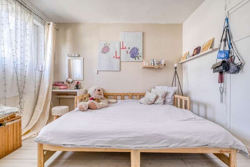 Christophe Michaudelle – EXCLUSIVITE CAPIFRANCE - vous propose à MEAUX proche de toutes commodités à pied : maison - 6 pièces -  - photo 15