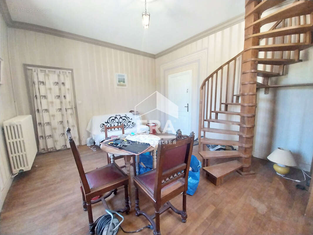 Maison à COUR-CHEVERNY