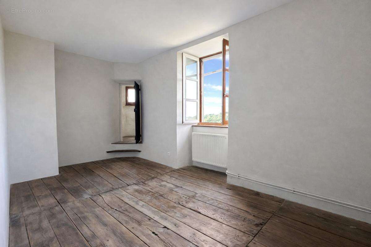 Maison à SAINT-CHRISTOPHE-VALLON