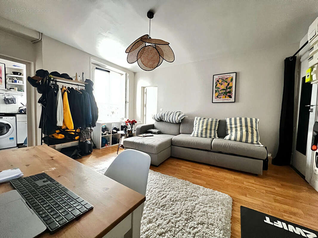 Appartement à PARIS-17E
