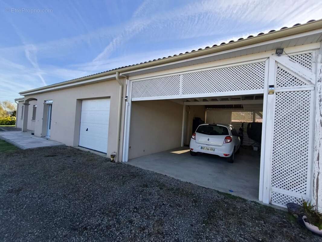 Maison à CHAILLAC-SUR-VIENNE