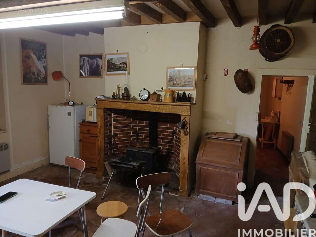 Maison 86 m² à Landelles  - photo 9