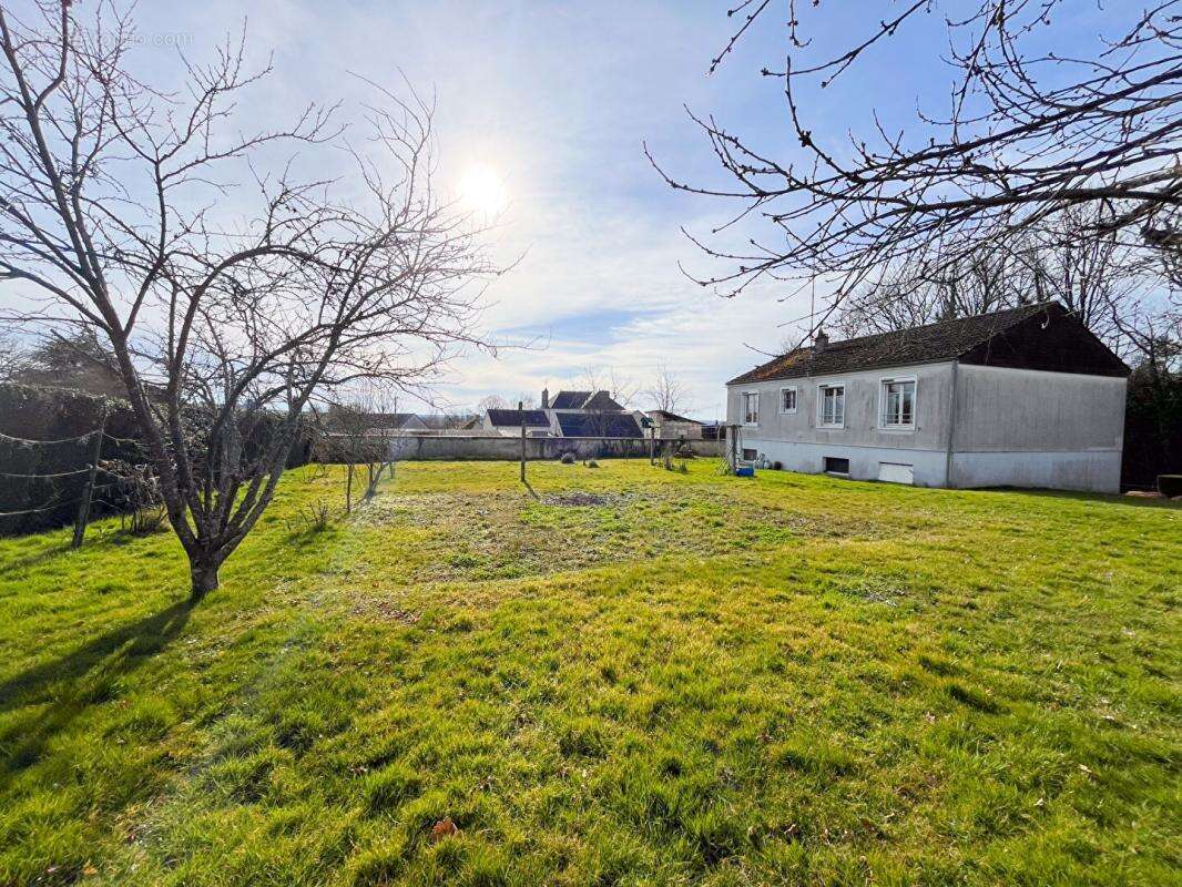 Maison à JEU-MALOCHES