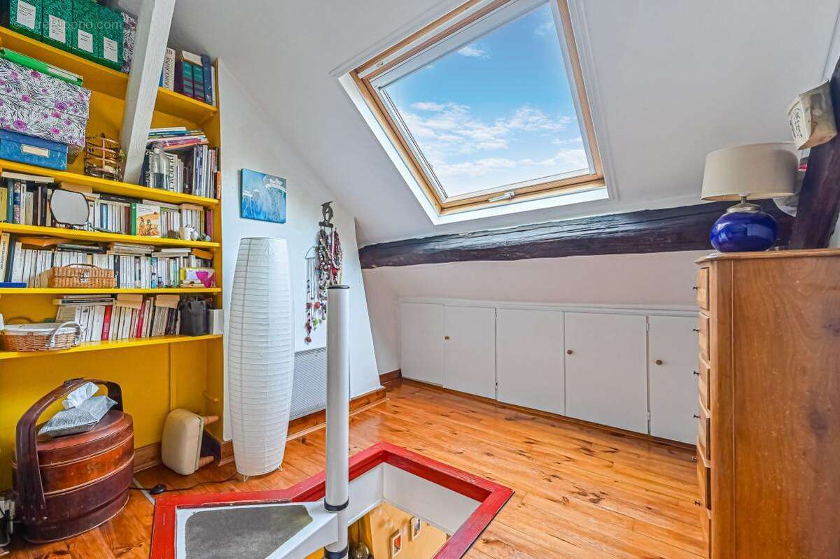 Appartement à PARIS-19E