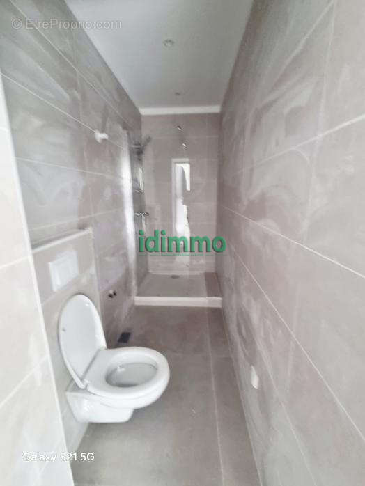 Exclusivité Frejus dans petite copropriété joli F3 de 68m en rez de jardin 246750€ dpe c - photo 12