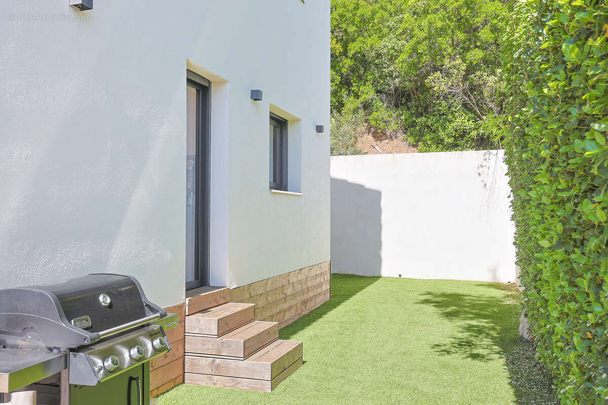 Maison à SOLLIES-PONT