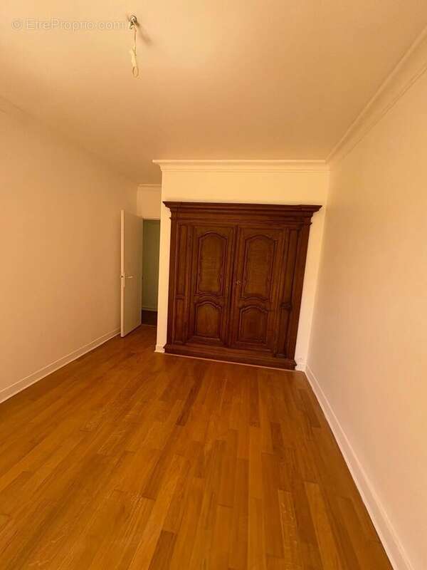 Maison à SAINT-NOM-LA-BRETECHE