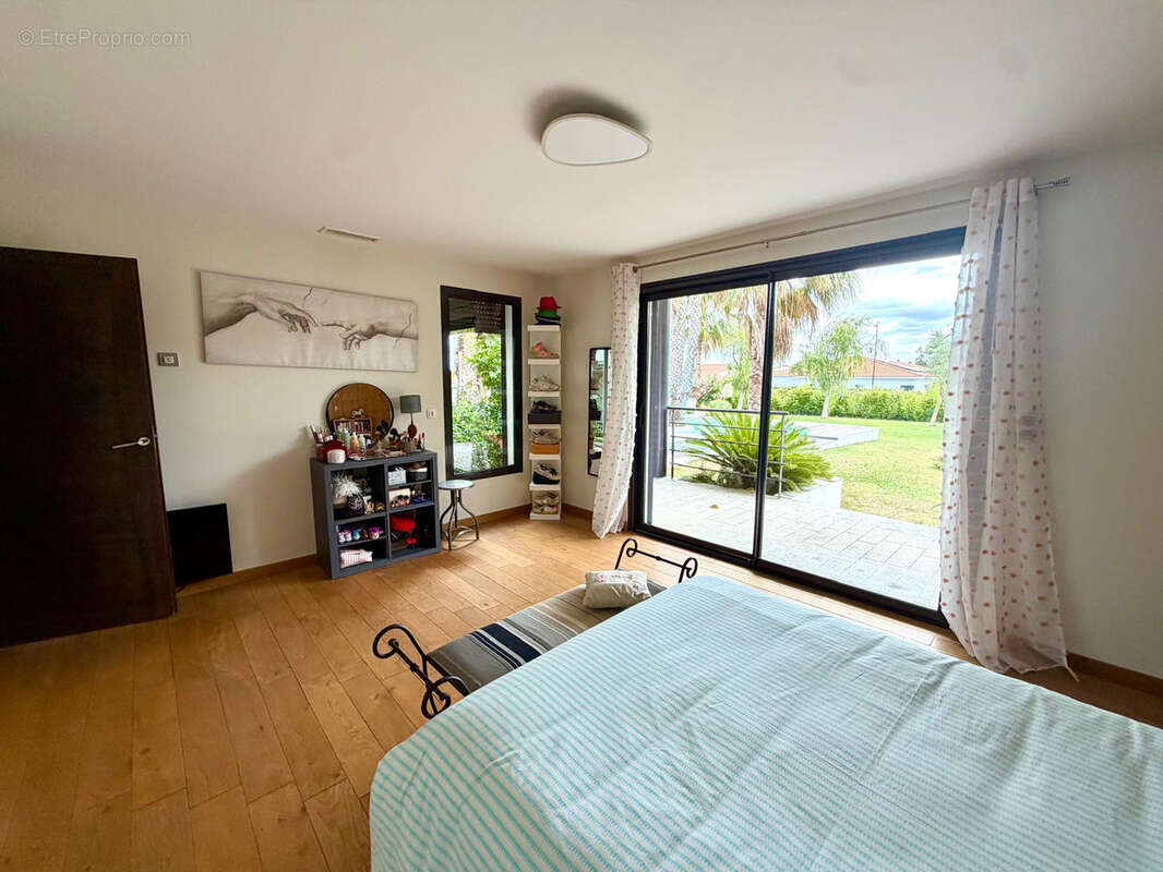 POLLESTRES Villa contemporaine de 260 m2 Parcelle de plus de 1 600 m2 - photo 8