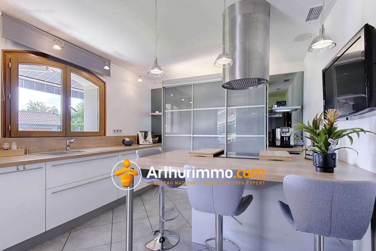 Maison à BOURGOIN-JALLIEU