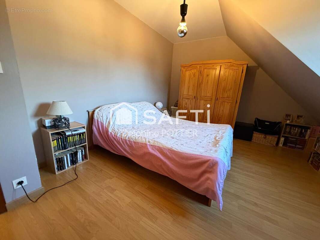 Maison 151 m² à Crepy-En-Valois  - photo 9