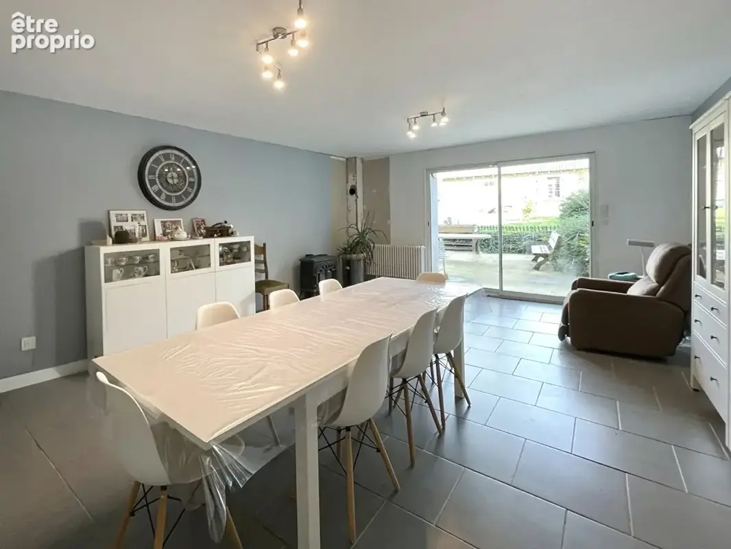 Belle maison familiale avec dépendances sur plus de 31 ares de terrain - photo 5