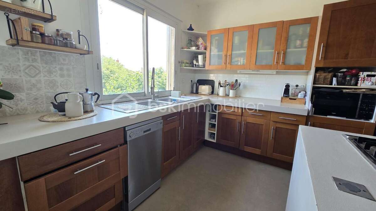 Frontignan – Appartement T5 de 110 m² avec garage de 40 m² et jardin privatif - photo 5
