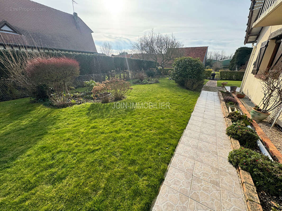 Maison à SAINT-MARTIN-EN-CAMPAGNE