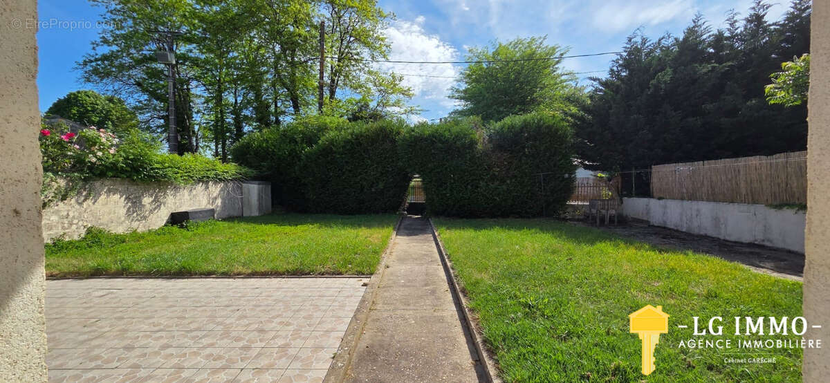 Maison à SAINT-FORT-SUR-GIRONDE